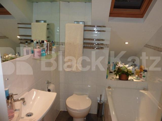 			CONTEMPORARY 1 BED NEAR PRIMROSE HILL, 1 Bedroom, 1 bath, 1 reception Flat			 Primrose Gardens , PRIMROSE HILL